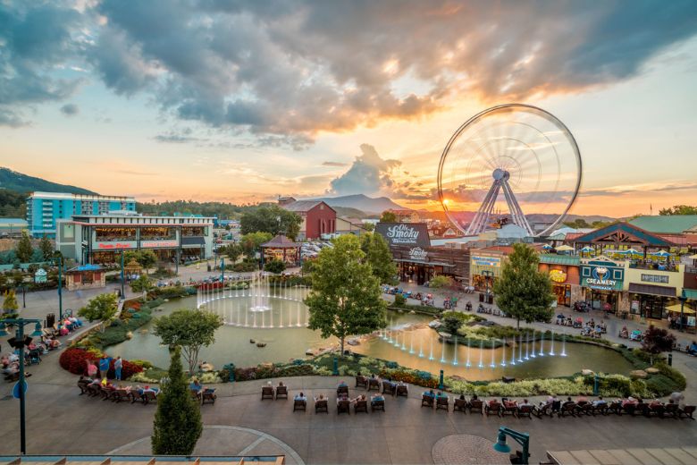 Do You Have to Pay to Get Into The Island in Pigeon Forge?